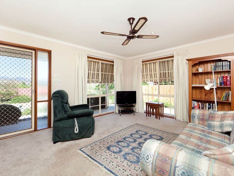 2 Curlew Place, Conder ACT 2906