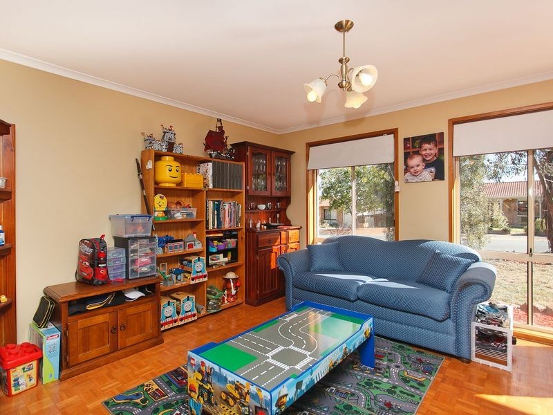 11 McLuckie Crescent, Banks ACT 2906