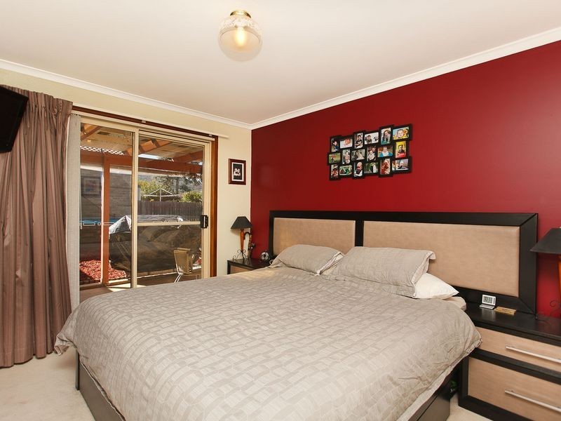 11 McLuckie Crescent, Banks ACT 2906