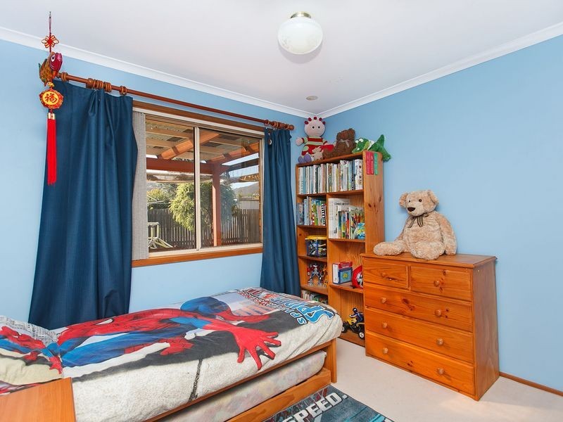 11 McLuckie Crescent, Banks ACT 2906