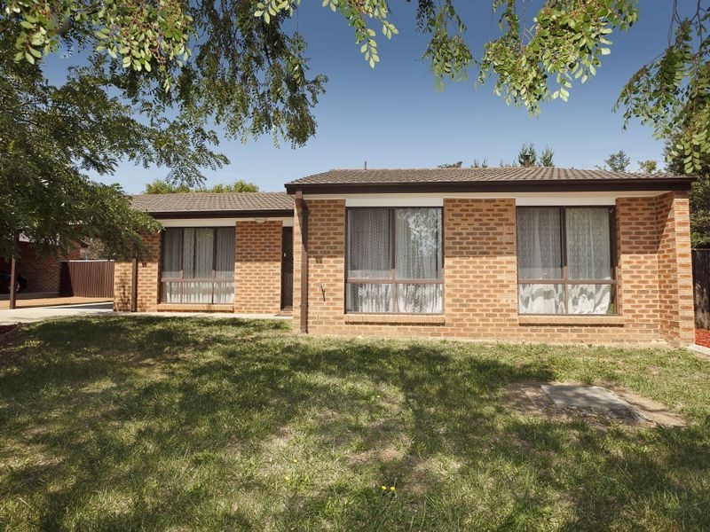 74 Cromwell Circuit, Isabella Plains ACT 2905