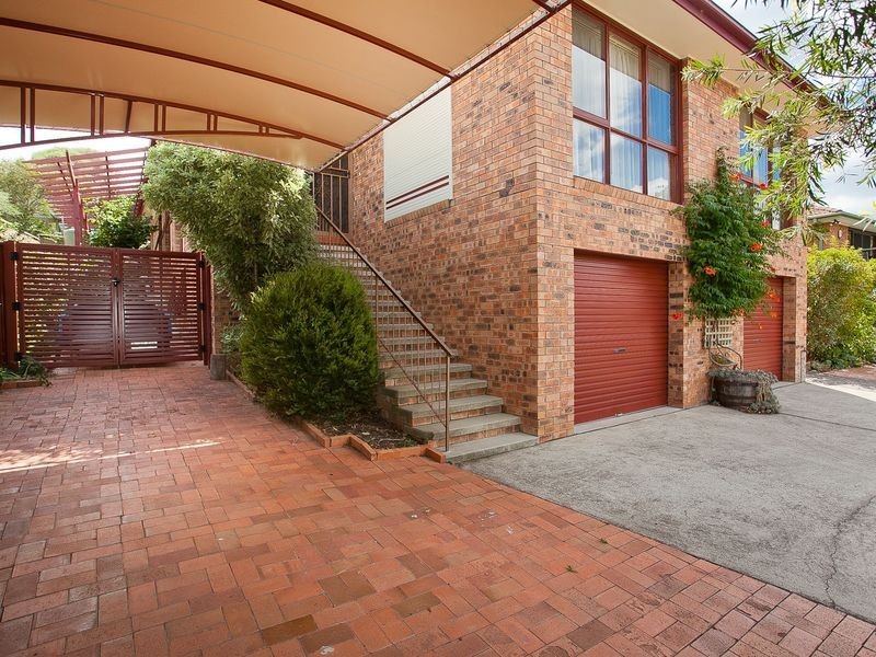 12 Maughan Crescent, Fadden ACT 2904