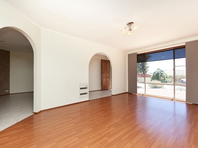 54 Bastow Circuit, Banks ACT 2906