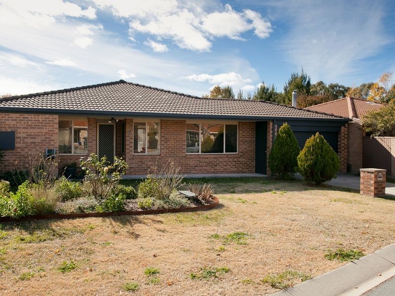 7 Robin Place, Gordon ACT 2906