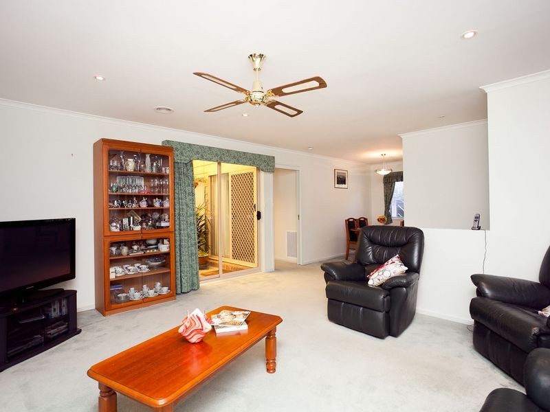 6 Ford Place, Gordon ACT 2906