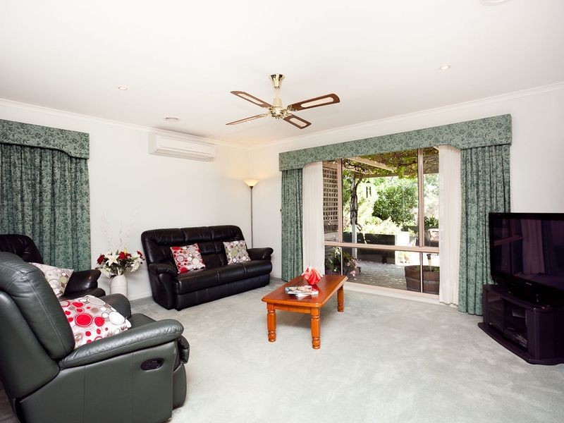 6 Ford Place, Gordon ACT 2906