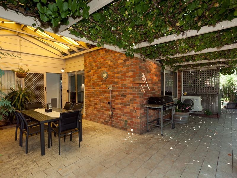 6 Ford Place, Gordon ACT 2906