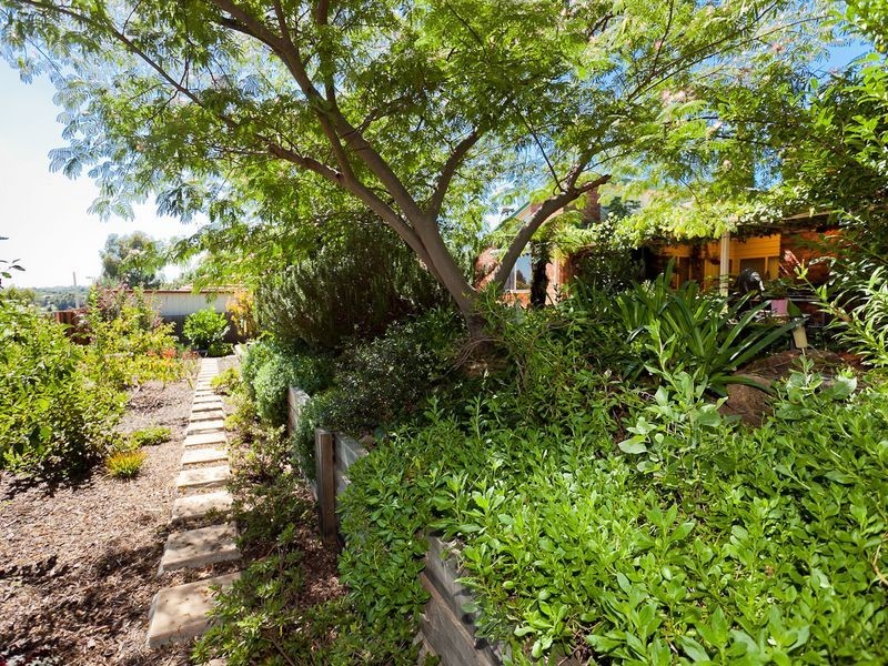 6 Ford Place, Gordon ACT 2906