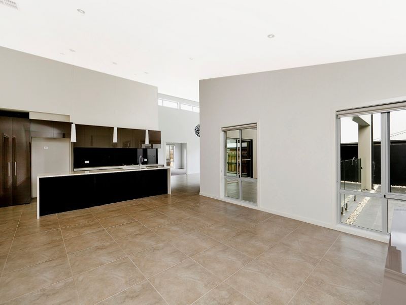 6 Kevin Curtis Crescent, Casey ACT 2913