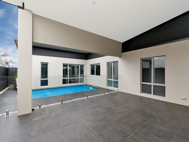 6 Kevin Curtis Crescent, Casey ACT 2913