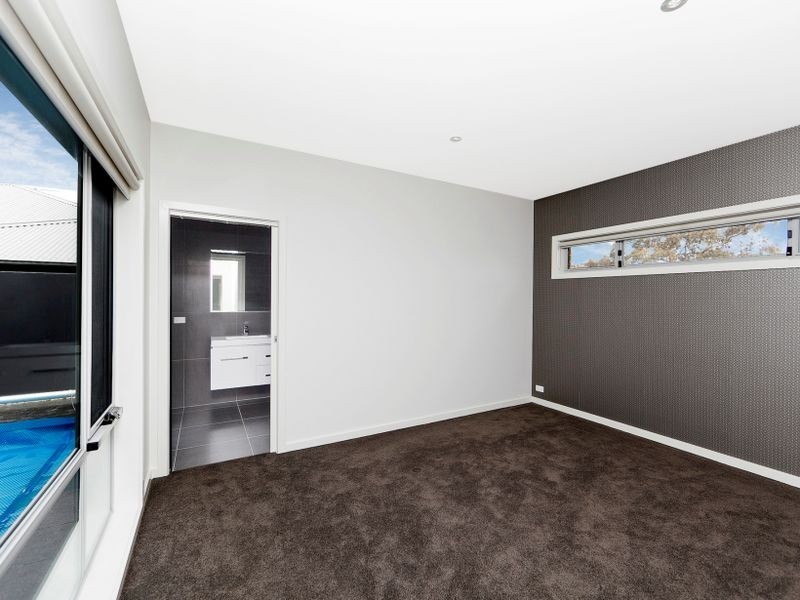 6 Kevin Curtis Crescent, Casey ACT 2913