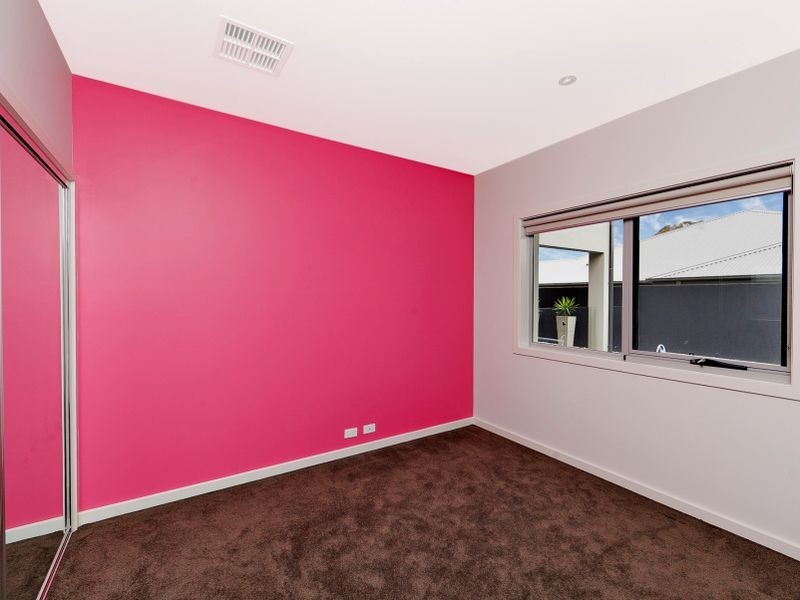 6 Kevin Curtis Crescent, Casey ACT 2913