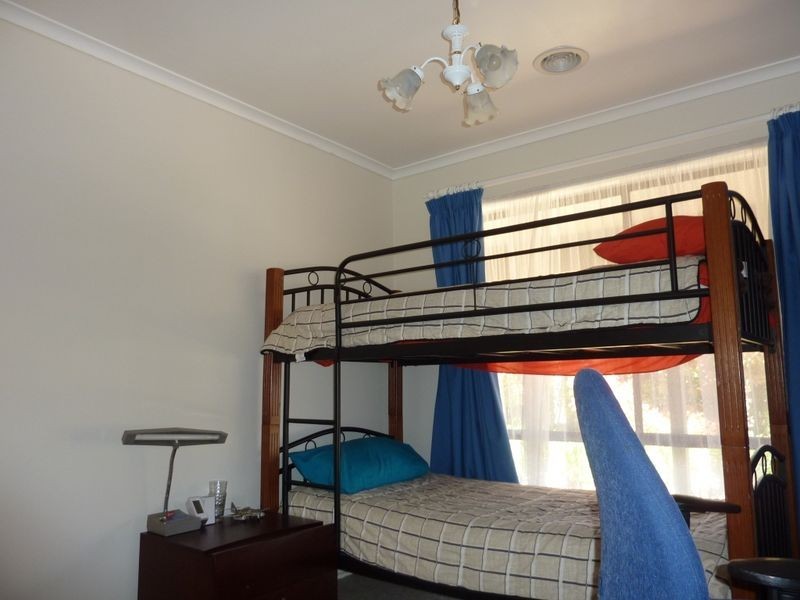 18 Curnow Place, Chisholm ACT 2905