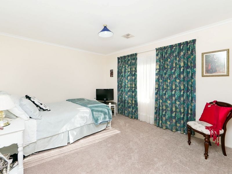 96 Lewis Luxton Avenue, Gordon ACT 2906