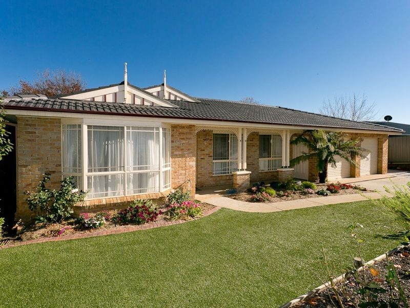 96 Lewis Luxton Avenue, Gordon ACT 2906