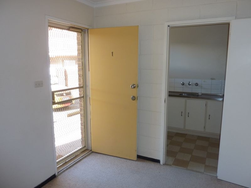 1/20 Carrington Street, Queanbeyan NSW 2620