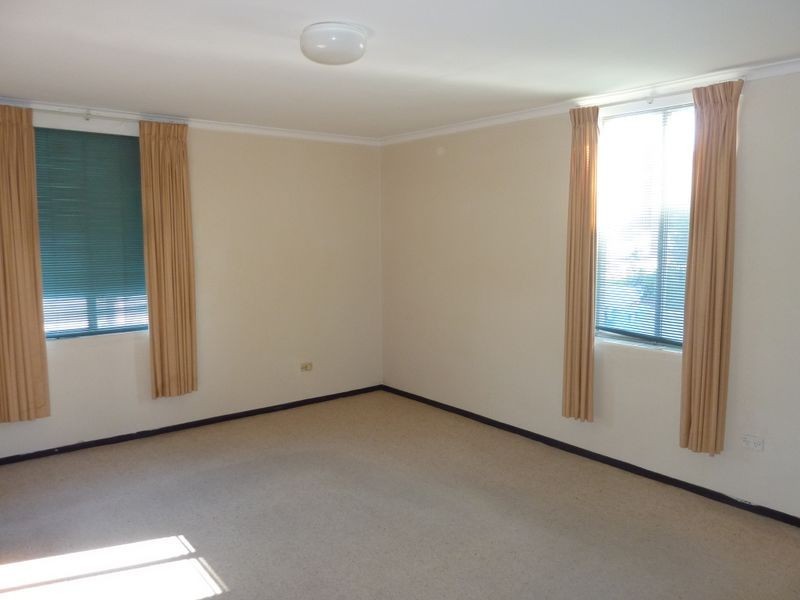 1/20 Carrington Street, Queanbeyan NSW 2620