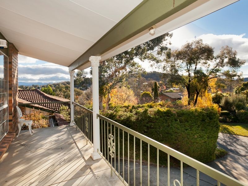 8 Bracker Place, Macarthur ACT 2904