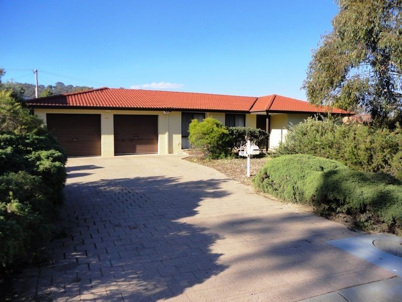 17 Dash Crescent, Fadden ACT 2904