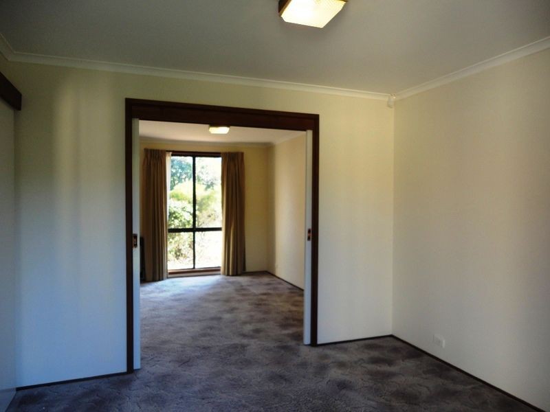 17 Dash Crescent, Fadden ACT 2904
