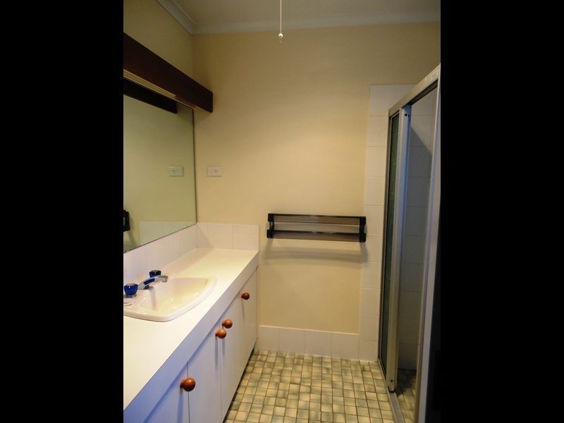 17 Dash Crescent, Fadden ACT 2904