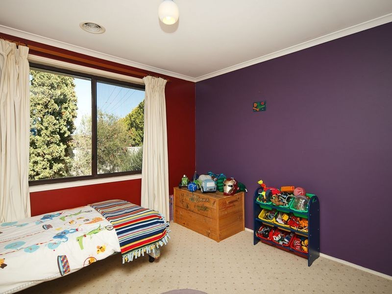 4 Clayton Place, Fadden ACT 2904