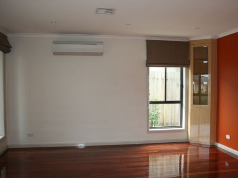 77 Patrick White Crescent, Franklin ACT 2913