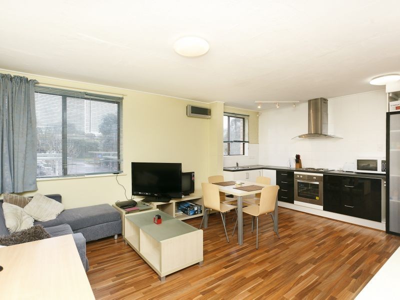 9/8 Walsh Place, Curtin ACT 2605