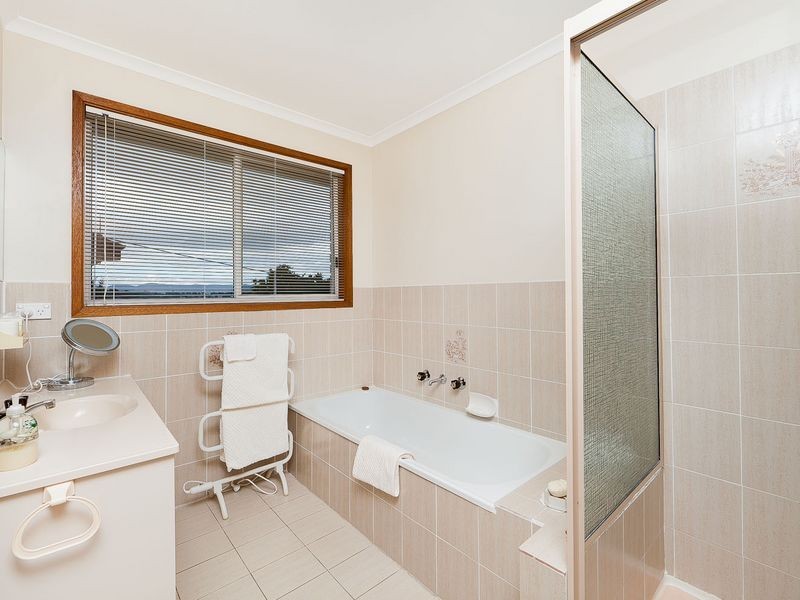 11 Whitty Crescent, Isaacs ACT 2607