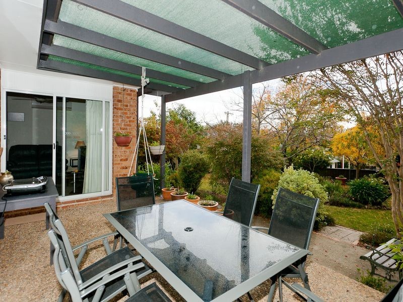 11 Whitty Crescent, Isaacs ACT 2607