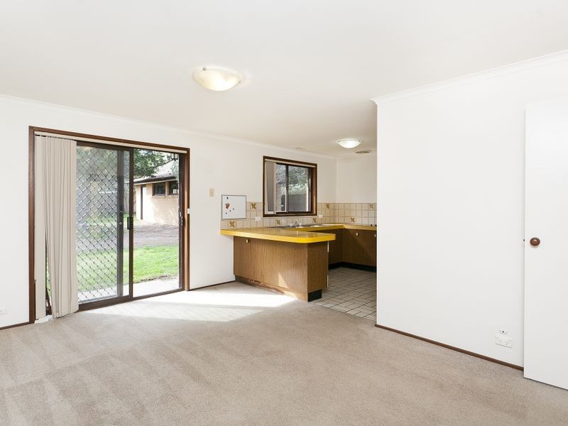 11 Twamley Crescent, Chisholm ACT 2905