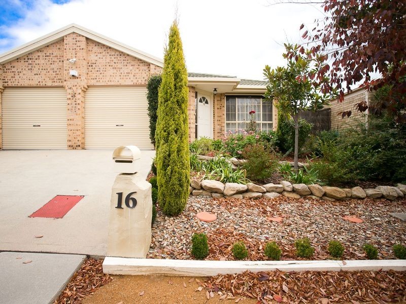 16 Charlton Crescent, Gordon ACT 2906