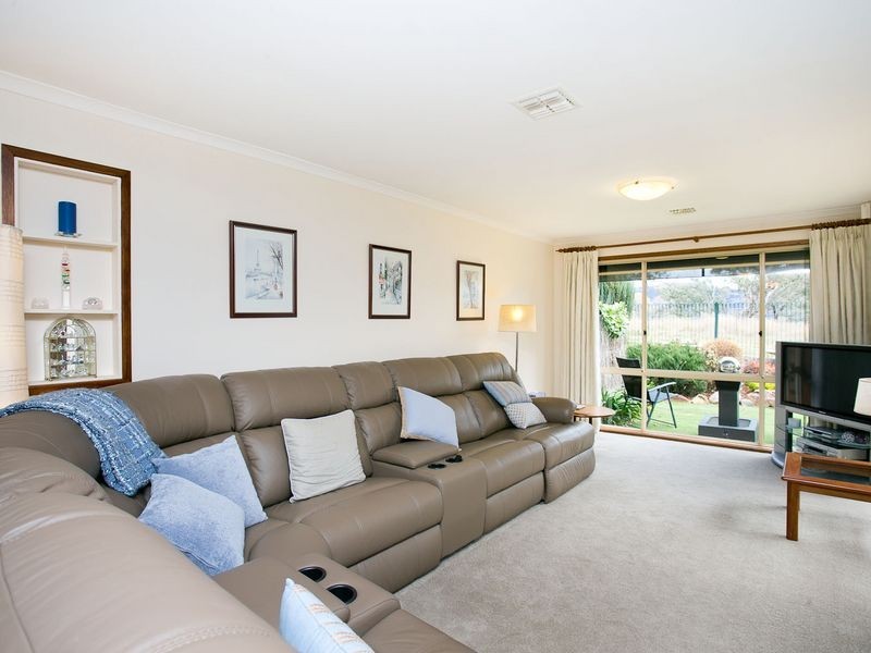 16 Charlton Crescent, Gordon ACT 2906