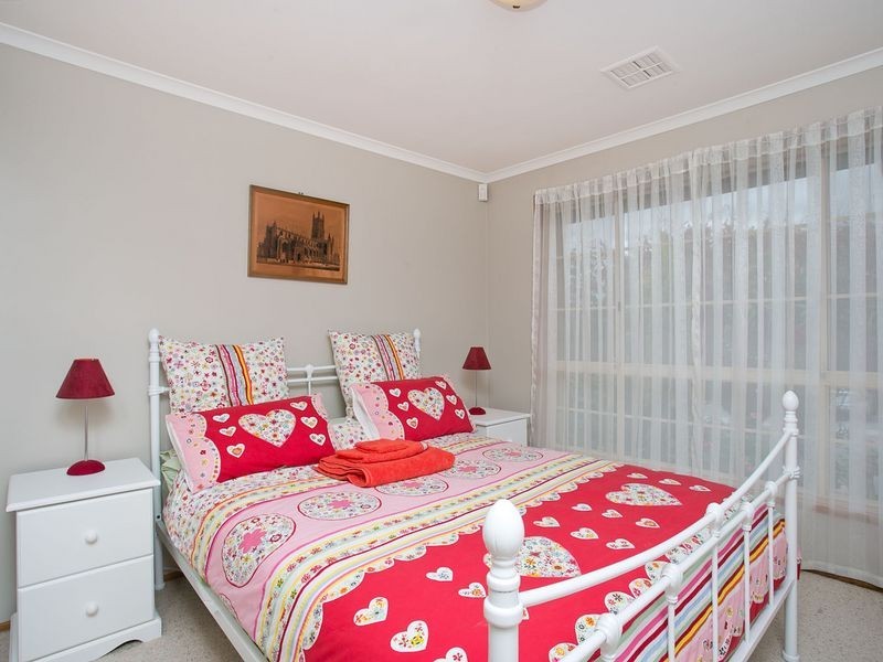 16 Charlton Crescent, Gordon ACT 2906