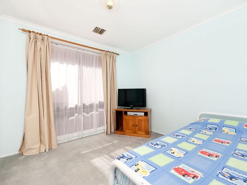 15 Beattie Crescent, Chisholm ACT 2905