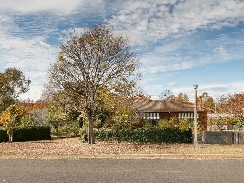 9 McIntyre Street, Narrabundah ACT 2604