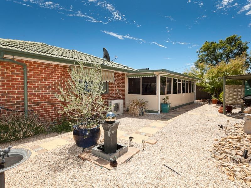 6 McCombie Street, Wanniassa ACT 2903