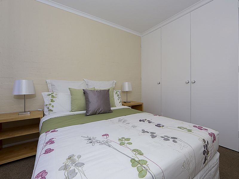 2/26 Chaseling Street, Phillip ACT 2606