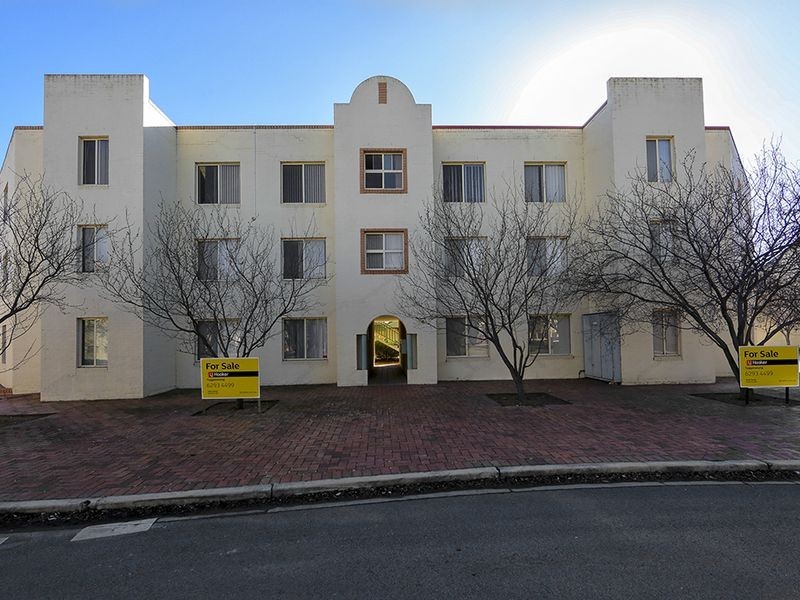 2/26 Chaseling Street, Phillip ACT 2606