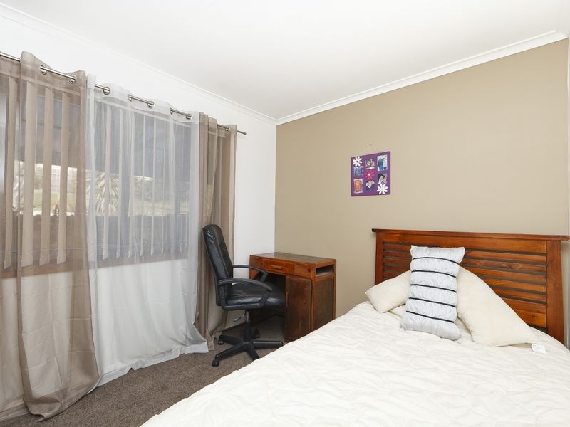 40 Mountain Circuit, Calwell ACT 2905