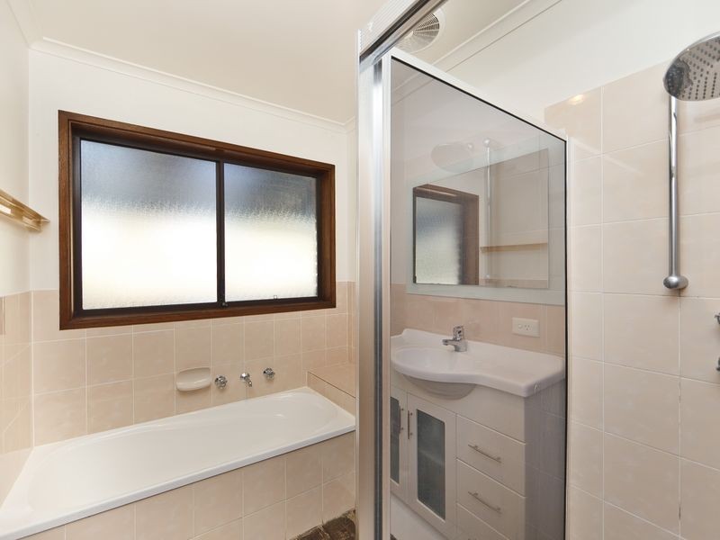 40 Mountain Circuit, Calwell ACT 2905