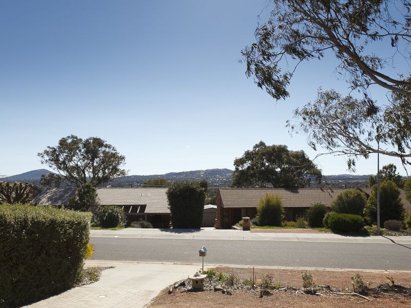 40 Mountain Circuit, Calwell ACT 2905