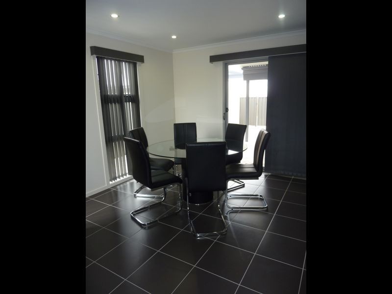 51 Cazneaux Crescent, Weston ACT 2611