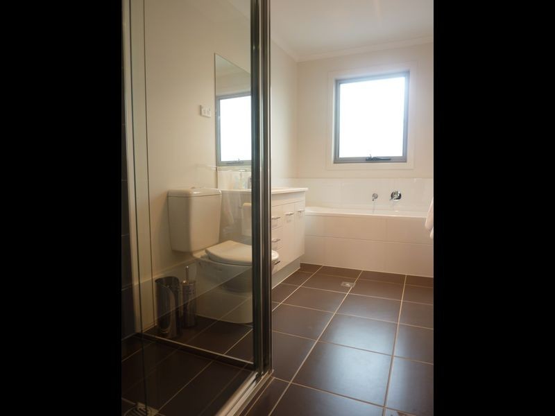 51 Cazneaux Crescent, Weston ACT 2611