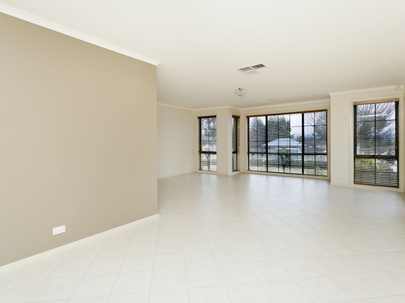 34 McGilvray Close, Gordon ACT 2906