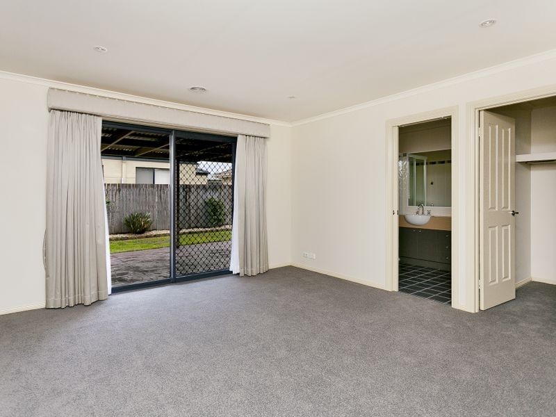 34 McGilvray Close, Gordon ACT 2906