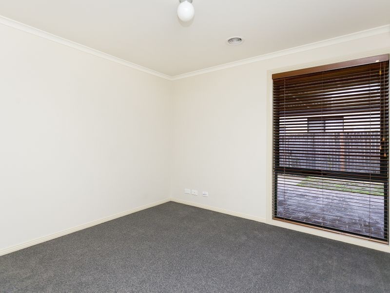 34 McGilvray Close, Gordon ACT 2906