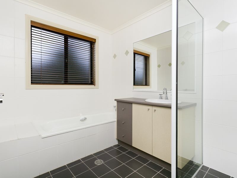 34 McGilvray Close, Gordon ACT 2906