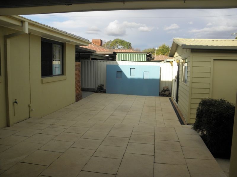 4 Clayton Place, Fadden ACT 2904