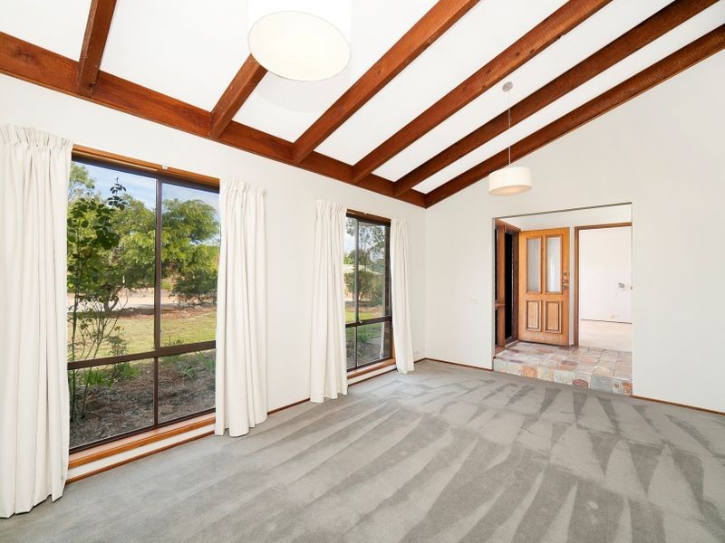 2 Enid Lorimer Circuit, Chisholm ACT 2905